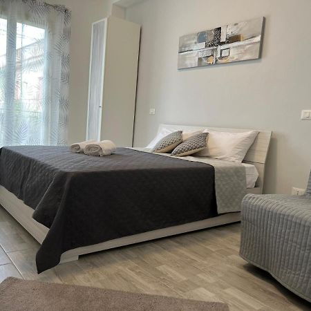 Bed and Breakfast Il melograno Carini Esterno foto